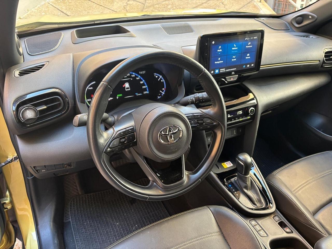 TOYOTA YARIS CROSS HYBRID 1.5 PREMIERE