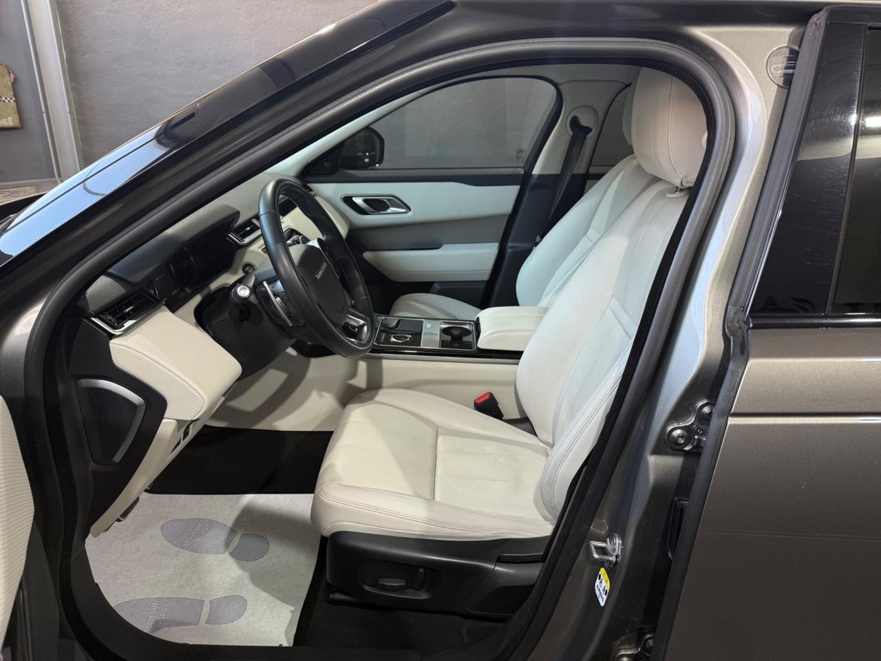 Land Rover Range Velar 2.0 TD4 180 CV R-Dynamic SE