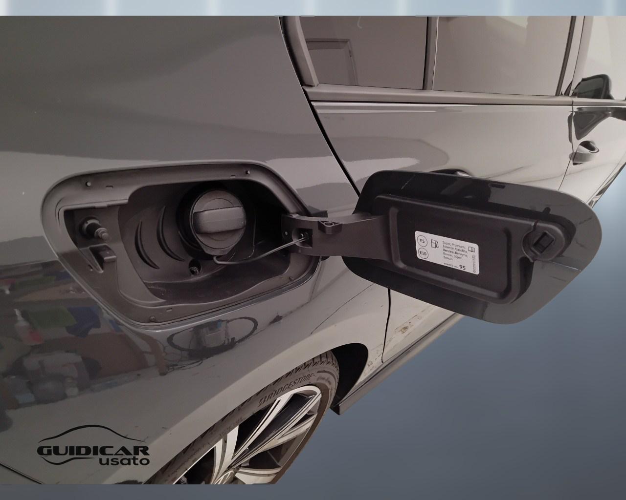VOLKSWAGEN Golf VIII 2020 - Golf 1.5 etsi evo R-Line 150cv dsg