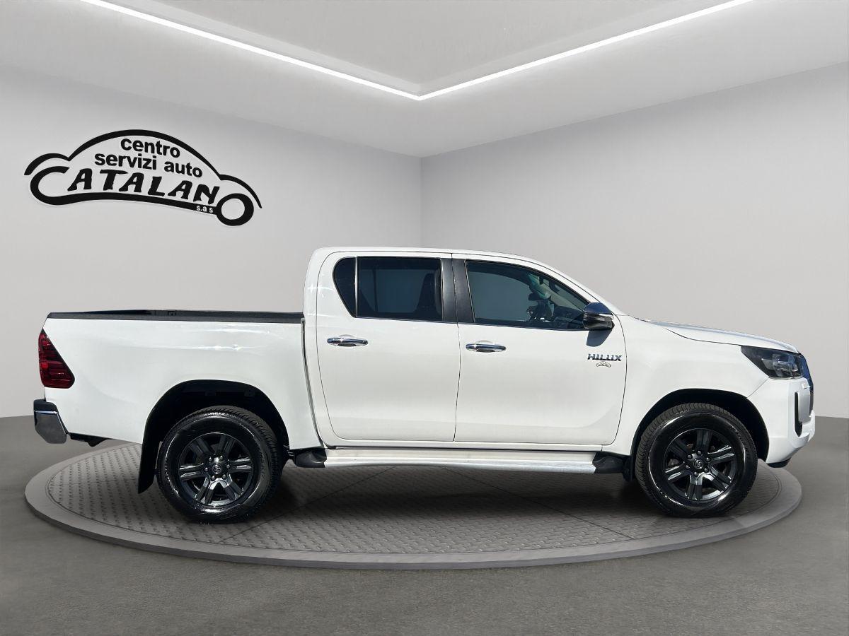 TOYOTA - Hilux 2.4 d-4d 4x4 EXECUTIVE TELECAMERA