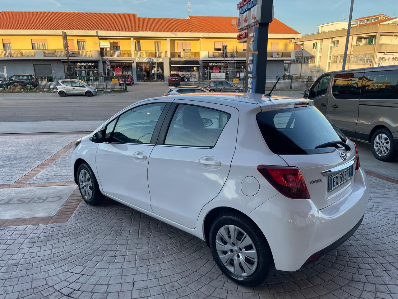 Toyota Yaris 1.0 5 porte Lounge