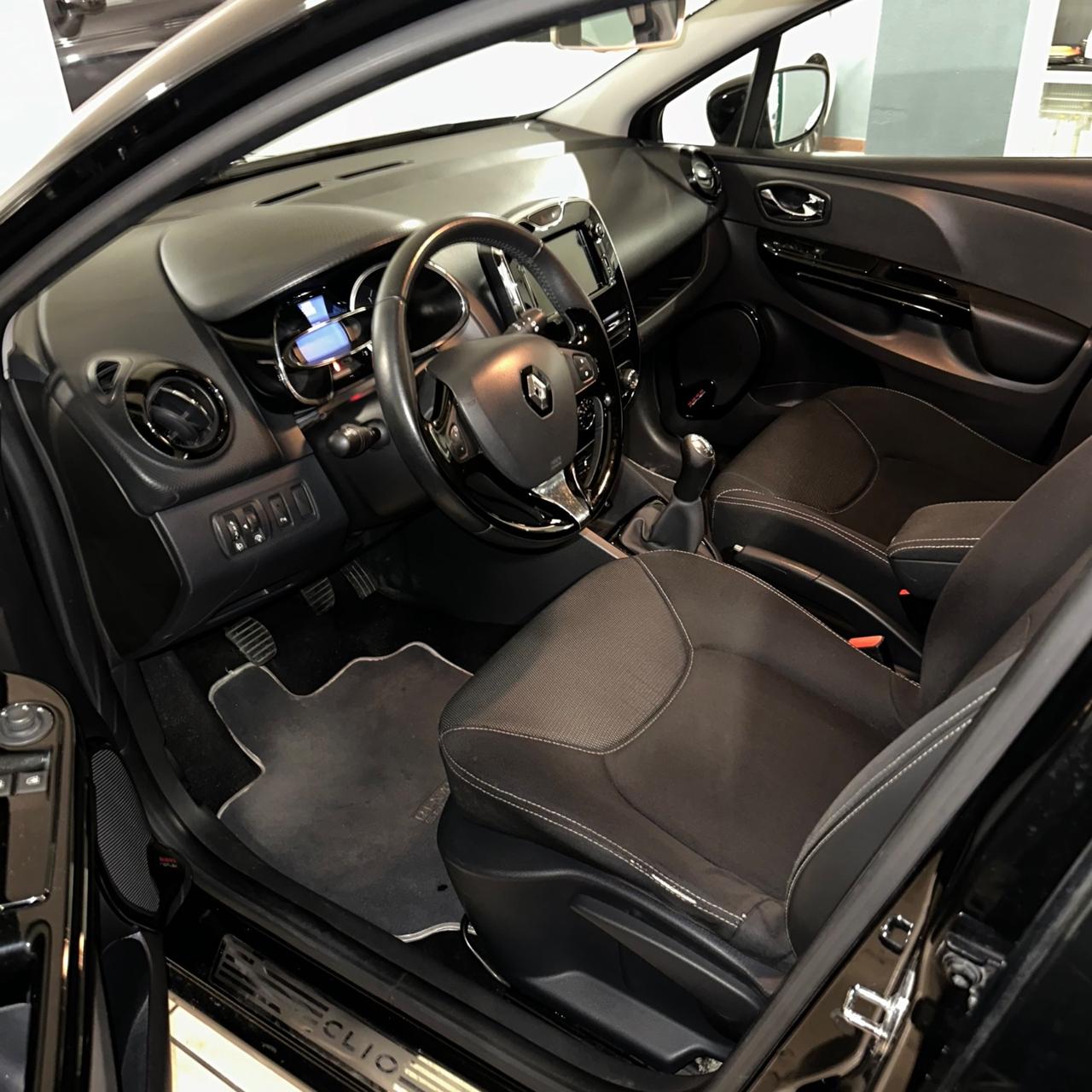 Renault Clio 1.2 75CV 5 porte Costume National