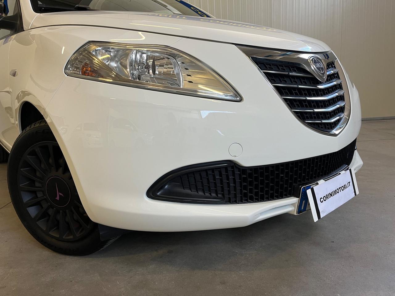 Lancia Ypsilon 1.2 69 CV 5 porte Elefantino