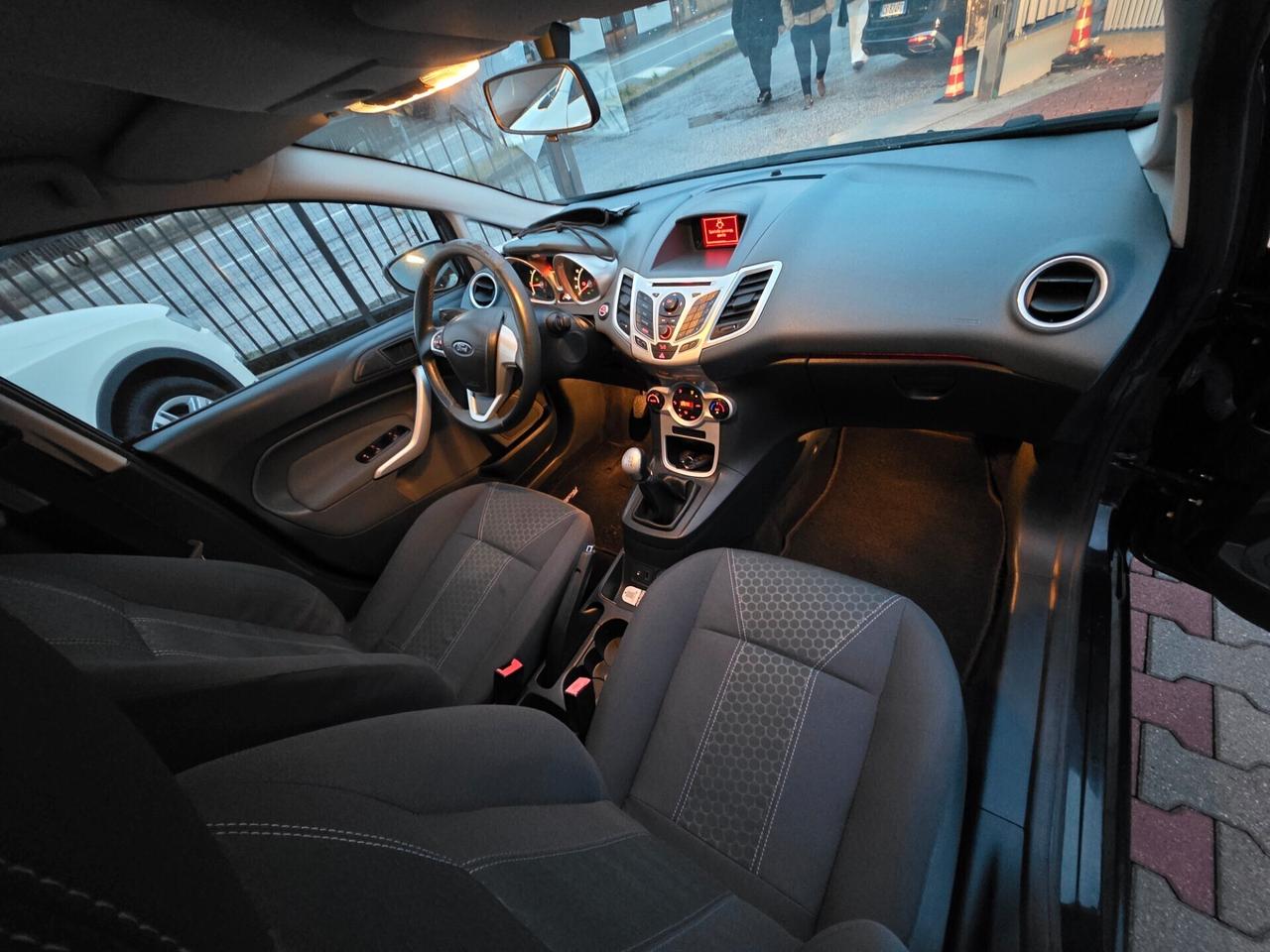 Ford Fiesta 1.2B unico proprietario garantita 12M
