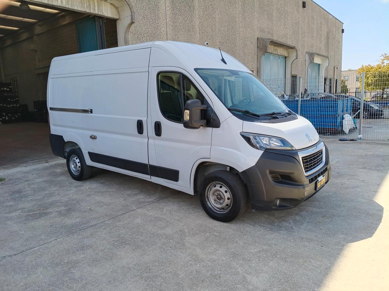Peugeot Boxer 333 2.2 BlueHDi 140cv S&S Furgone