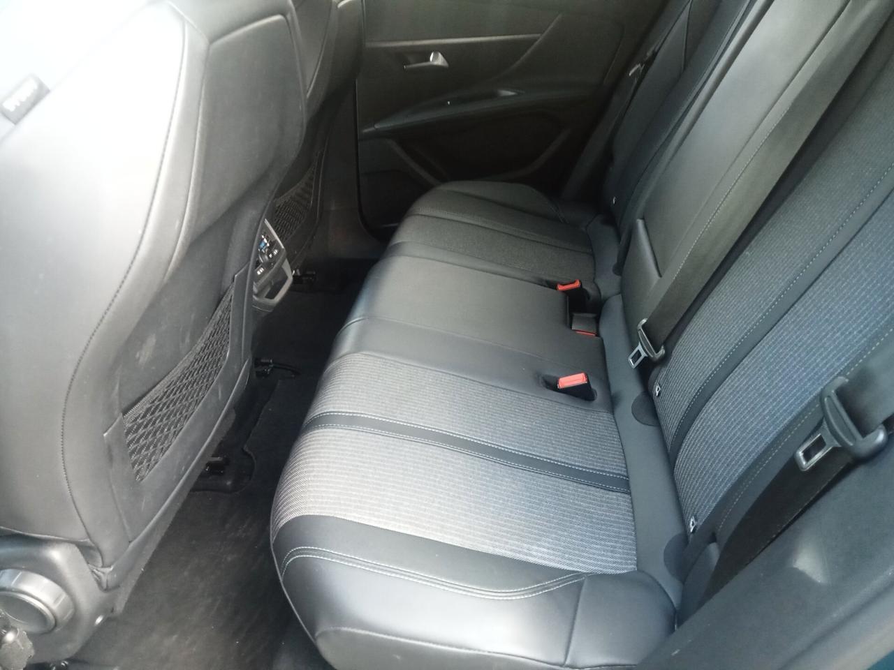 Peugeot 3008 BlueHDi 130 S&S Allure Pack