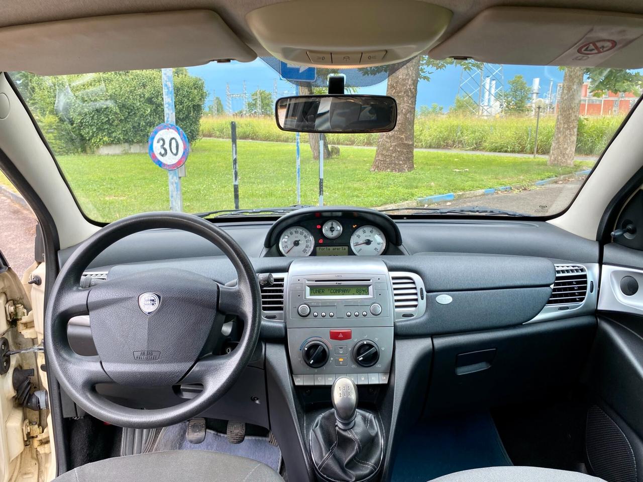 Lancia Ypsilon 1.2 8v Oro Giallo 60cv UNICO PROPRIETARIO