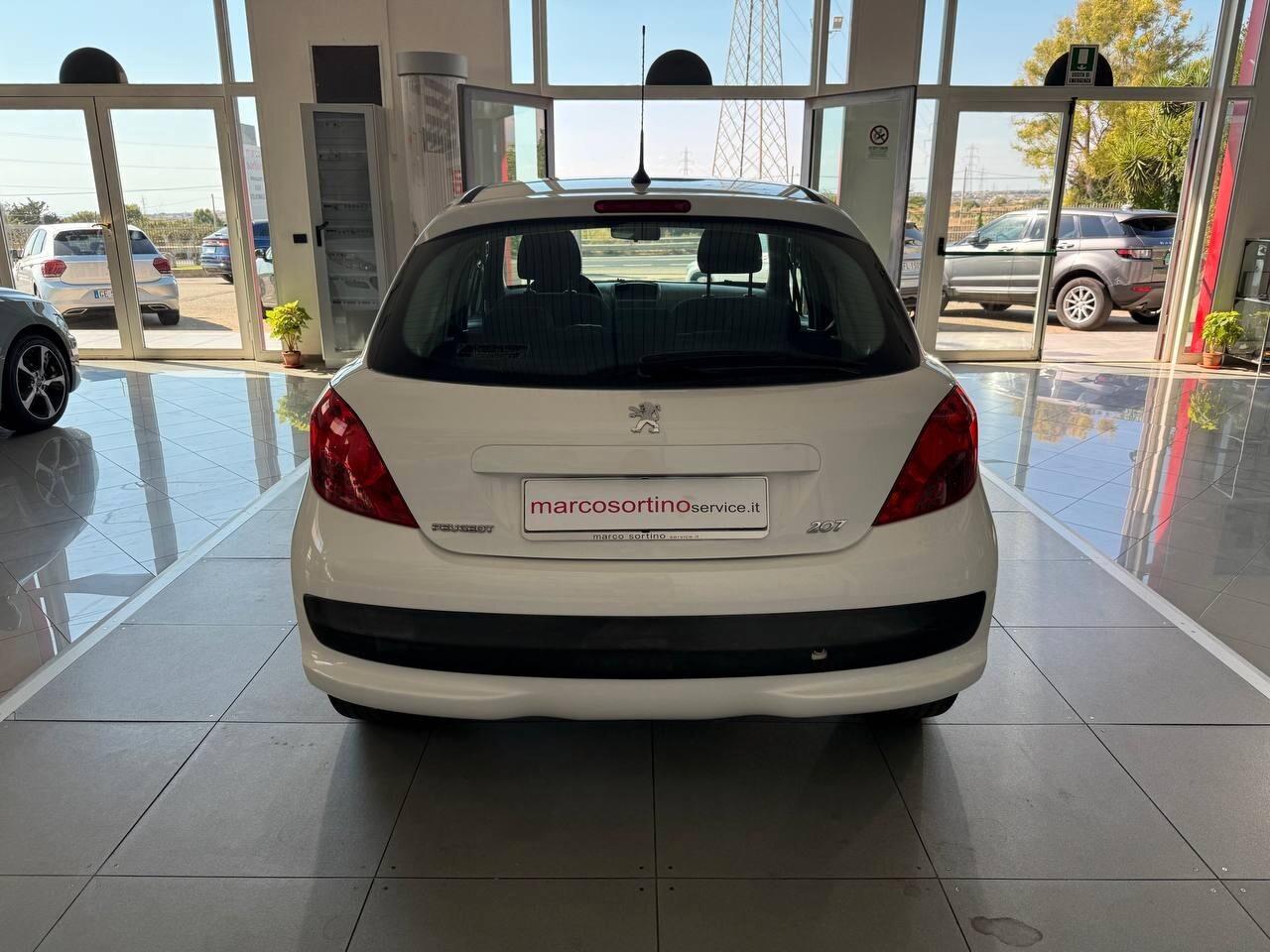 Peugeot 207 1.4 8V 75CV 5p. ONE Line