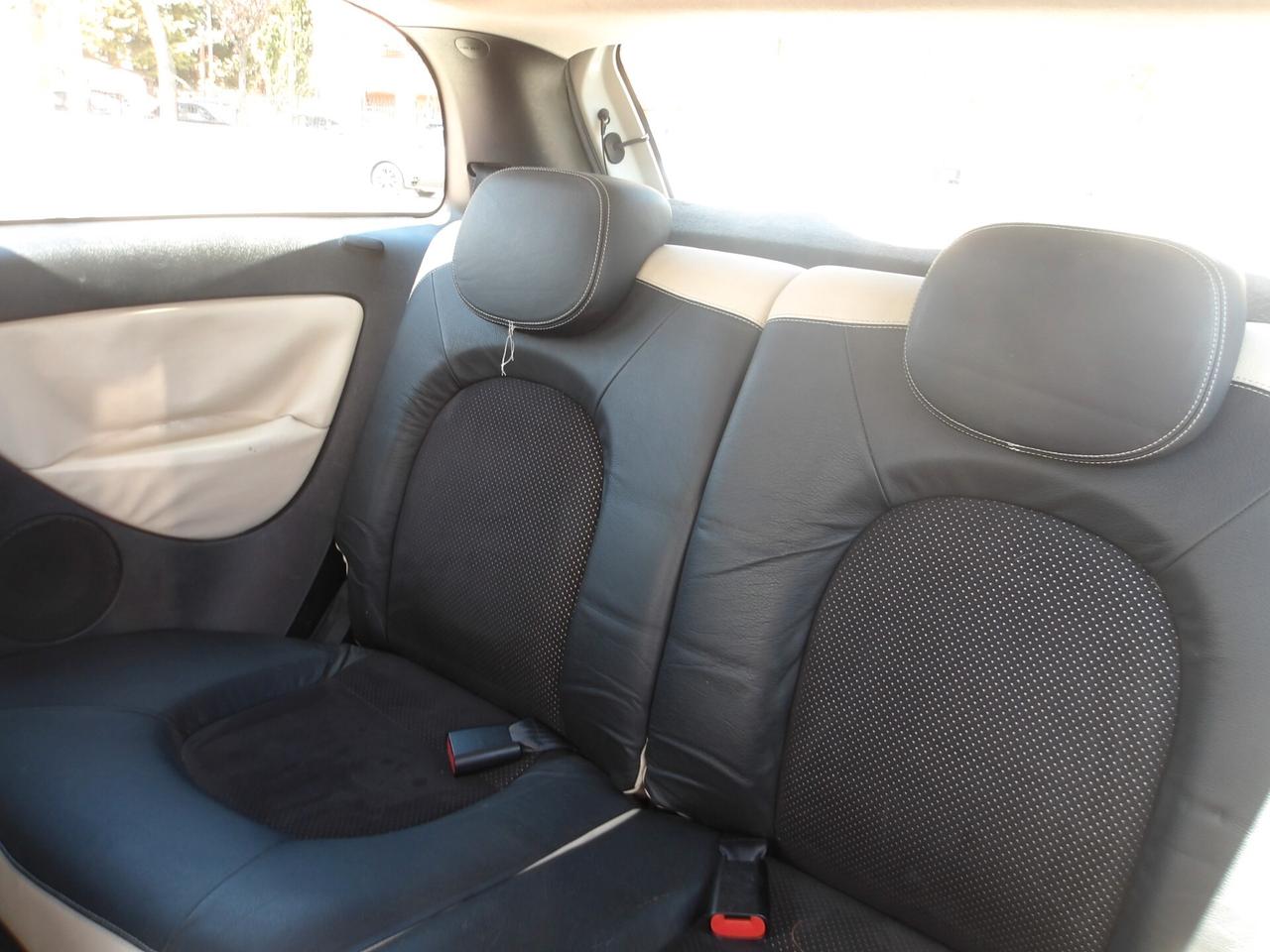 LANCIA YPSILON 1.2 BENZ-2010