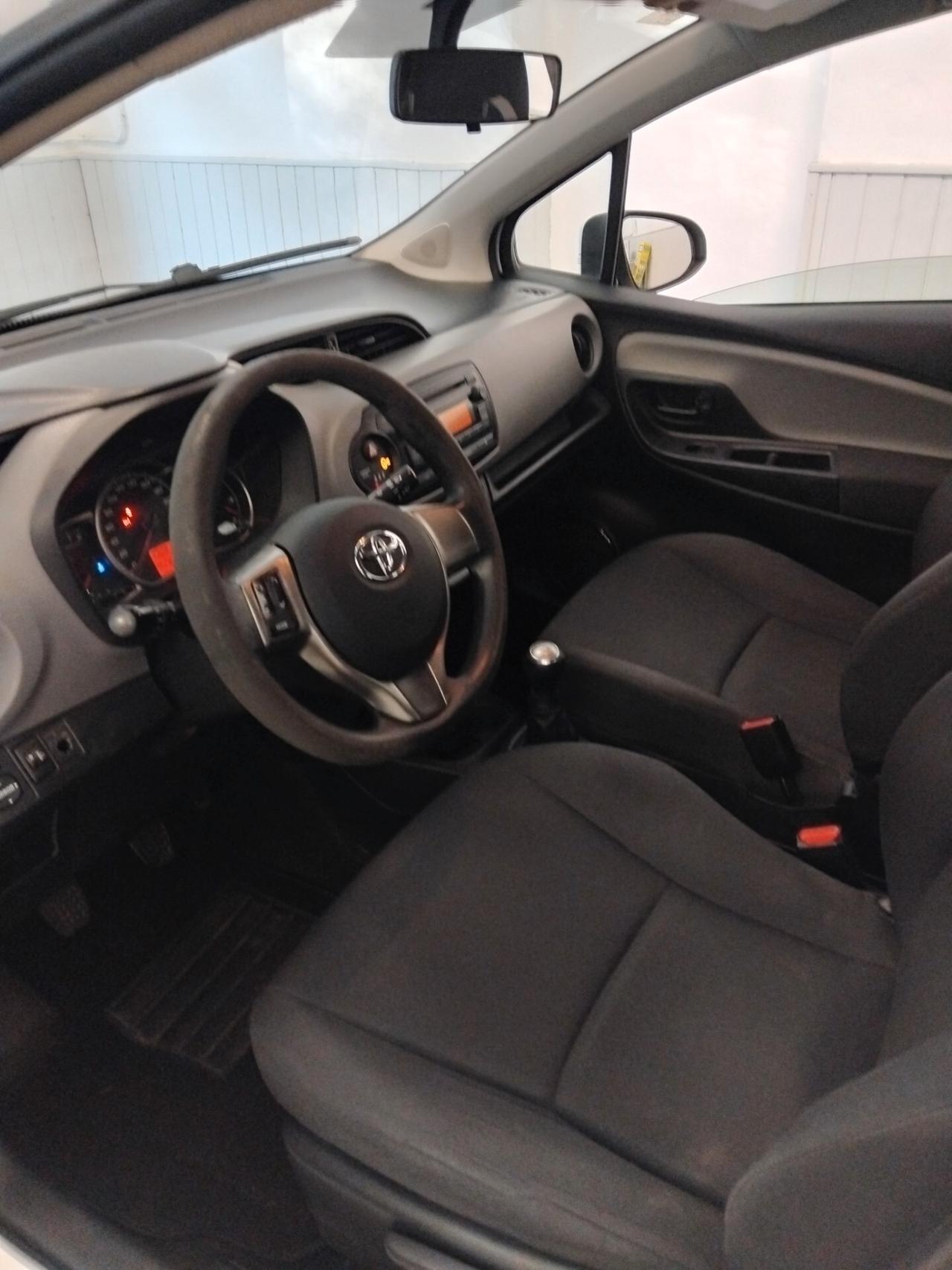 Toyota Yaris 1000 lounge