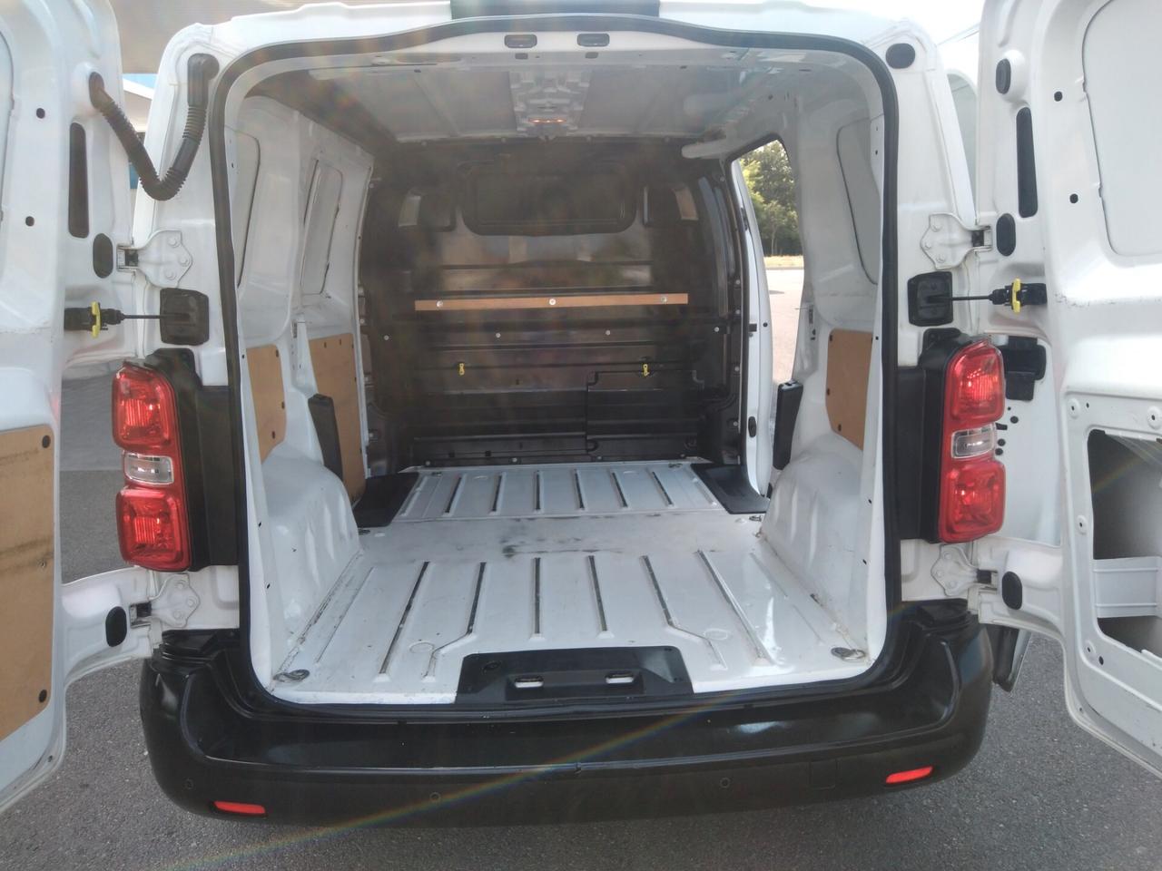 Peugeot Expert BlueHDi 115cv S&S ideale per neopatentati