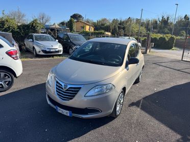 Lancia Ypsilon 1.2 69 CV 5 porte S&S Platinum NEOPATENTATI