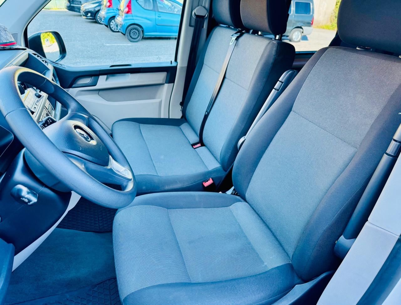 Volkswagen Transporter 2.0 TDI Van 6 Posti