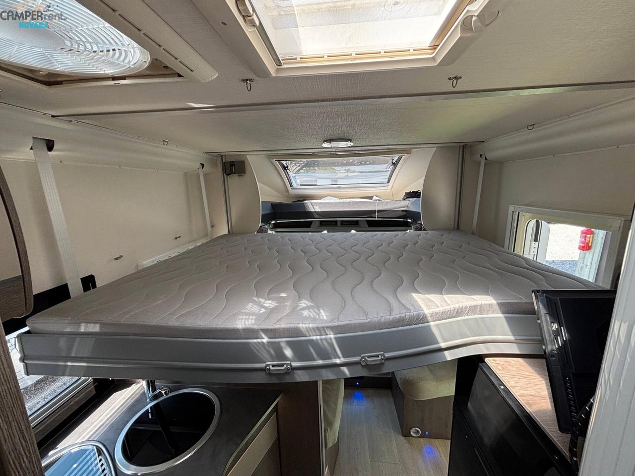 CHALLENGER GRAPHITE EDITION 288 170 automatic - Semintegrale con letto nautico in coda e cambio automatico