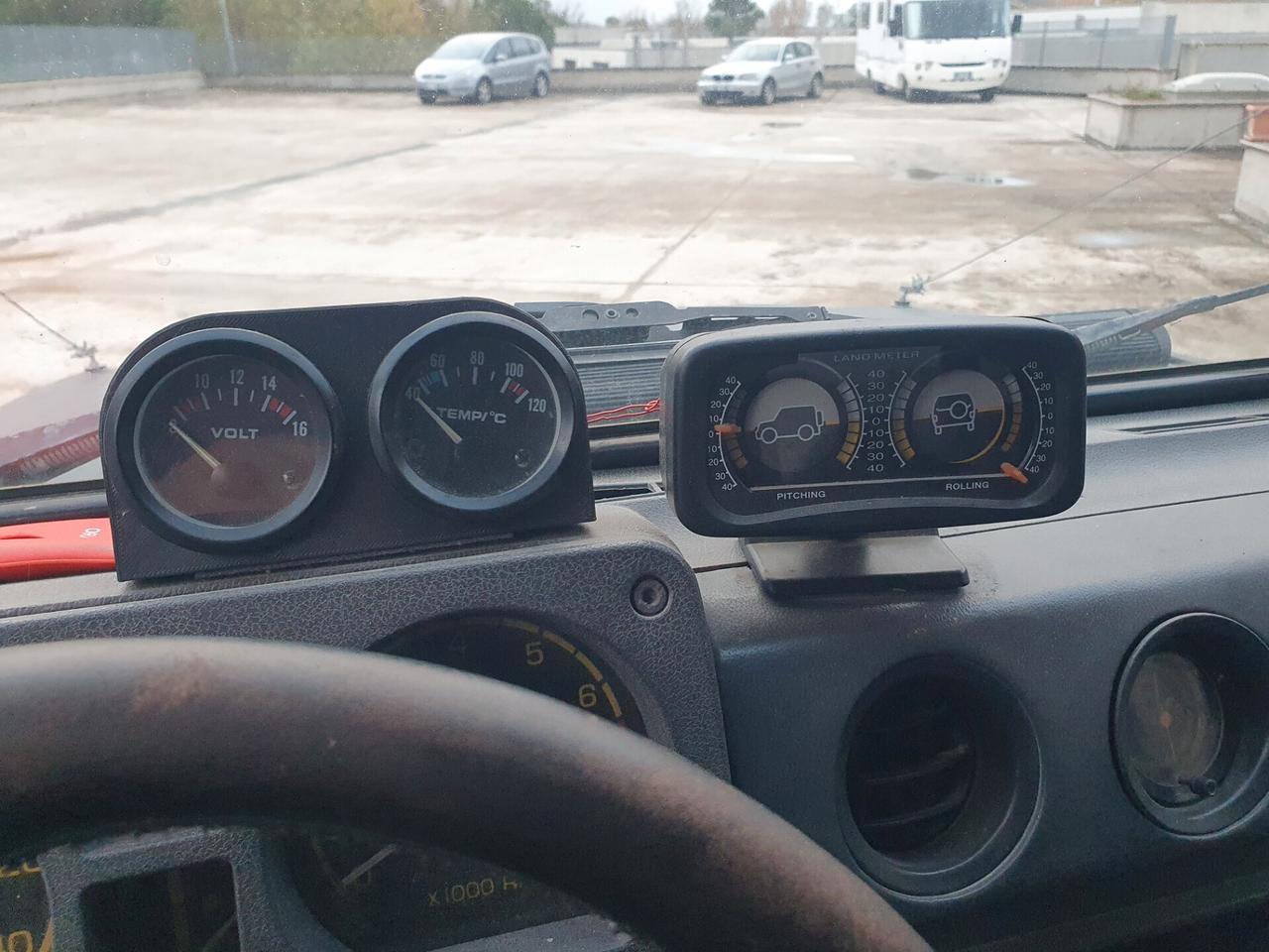 Suzuki SJ 413 SJ413 Berlina TA Autocarro