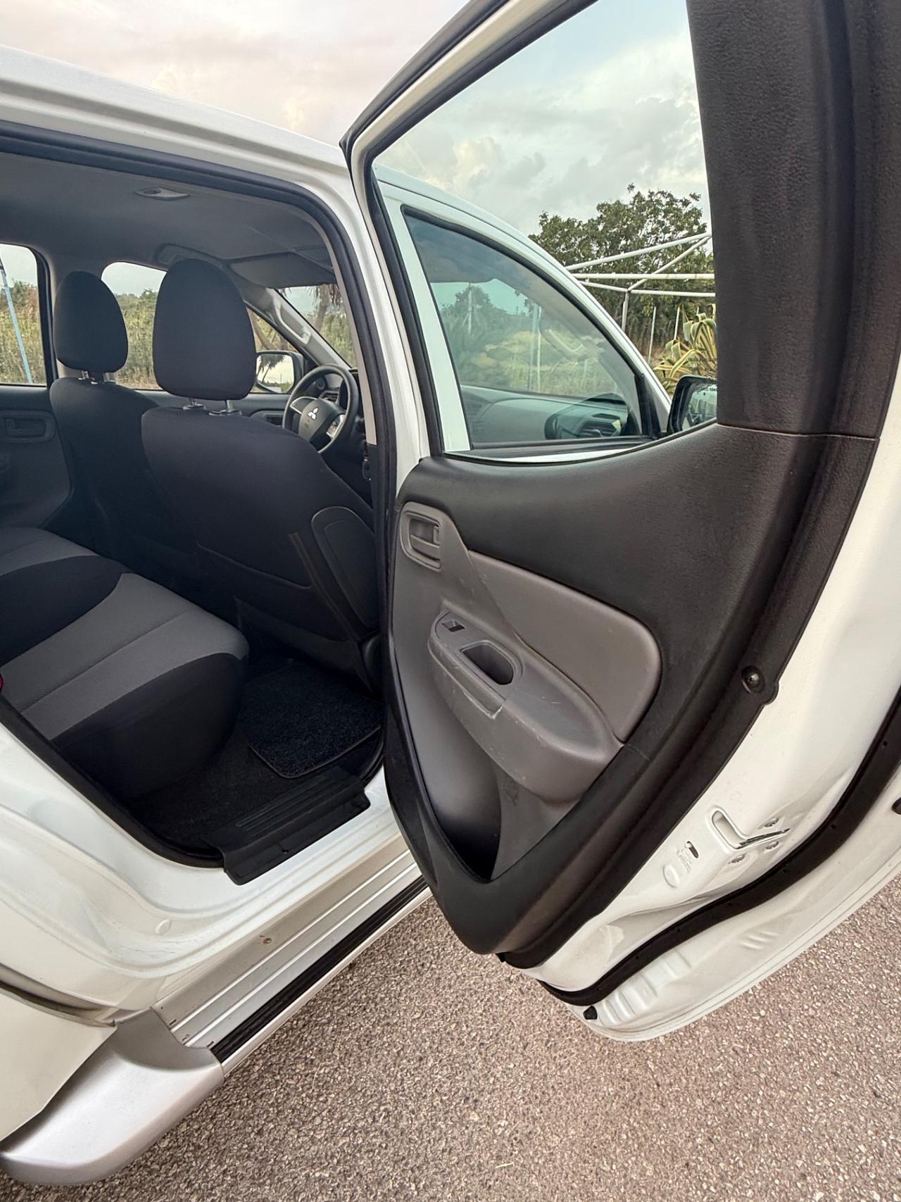 Mitsubishi L200 2.4 DI-D/154CV Club Cab Invite