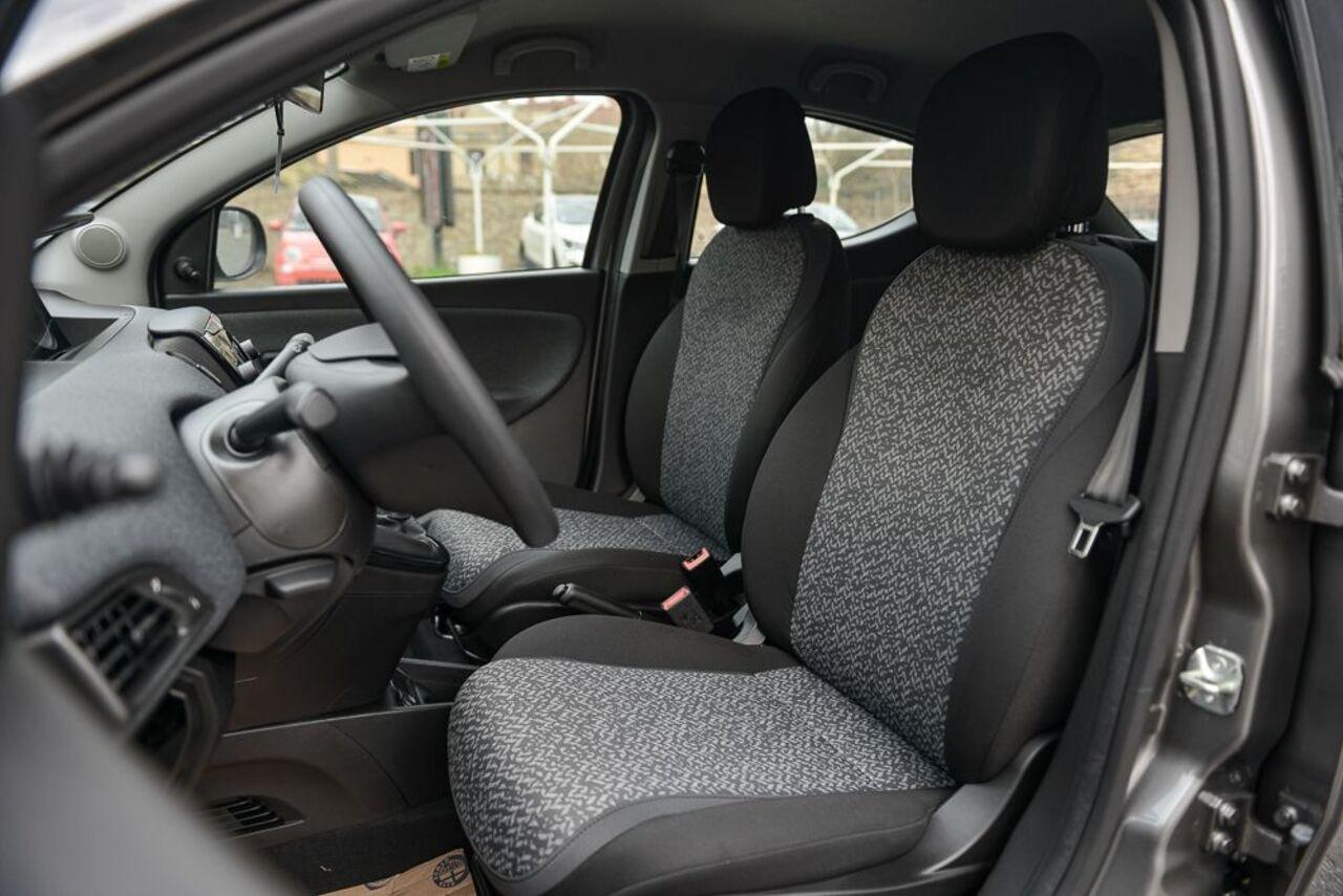 LANCIA Ypsilon III 2021 - Ypsilon 1.0 firefly hybrid Silver s&s 70cv