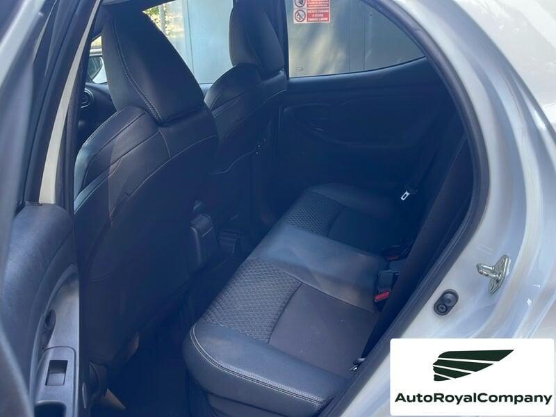 Toyota Yaris Hybrid Lounge MY22 IVA ESPOSTA