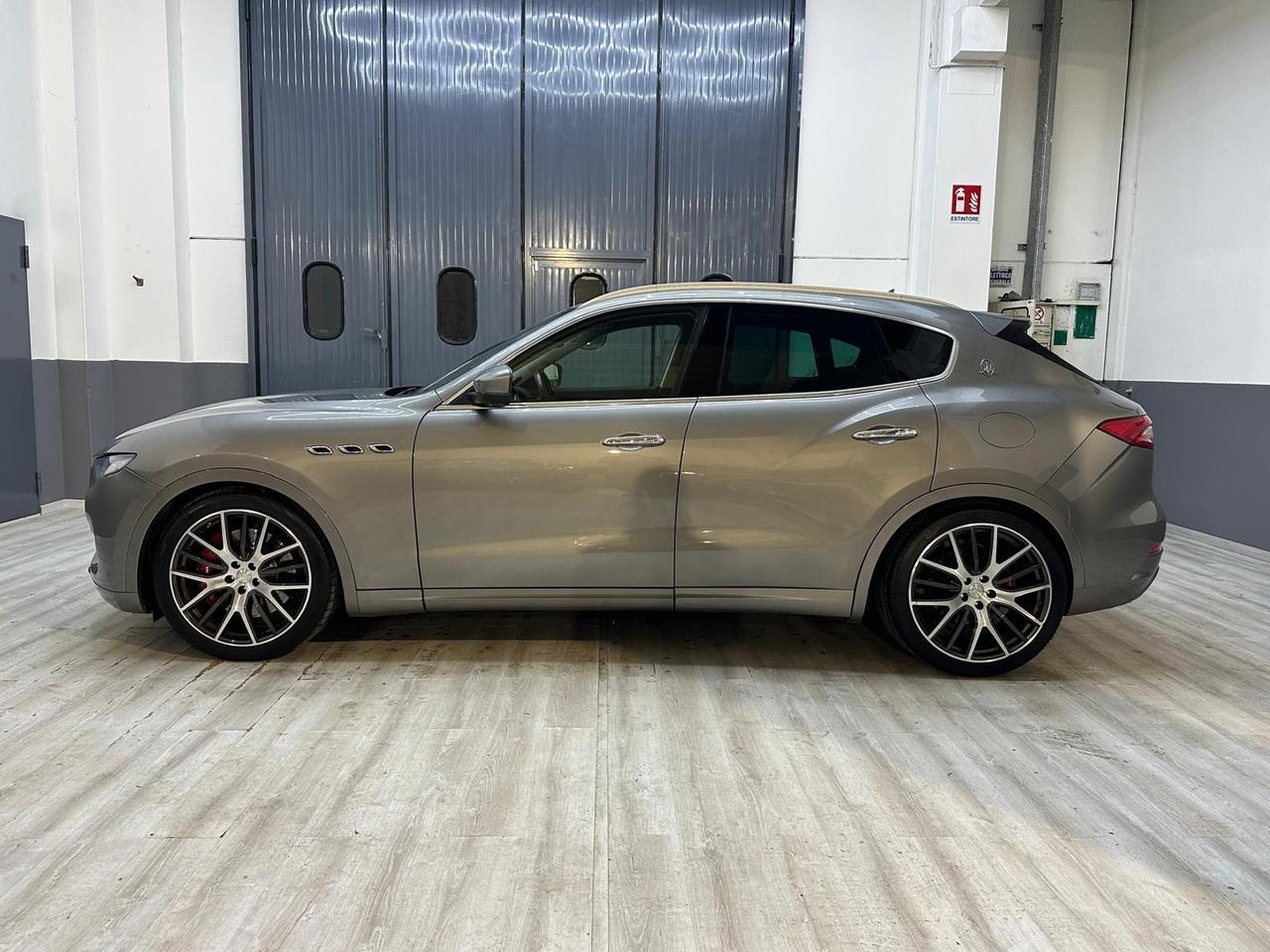 Maserati Levante V6 430cv awd