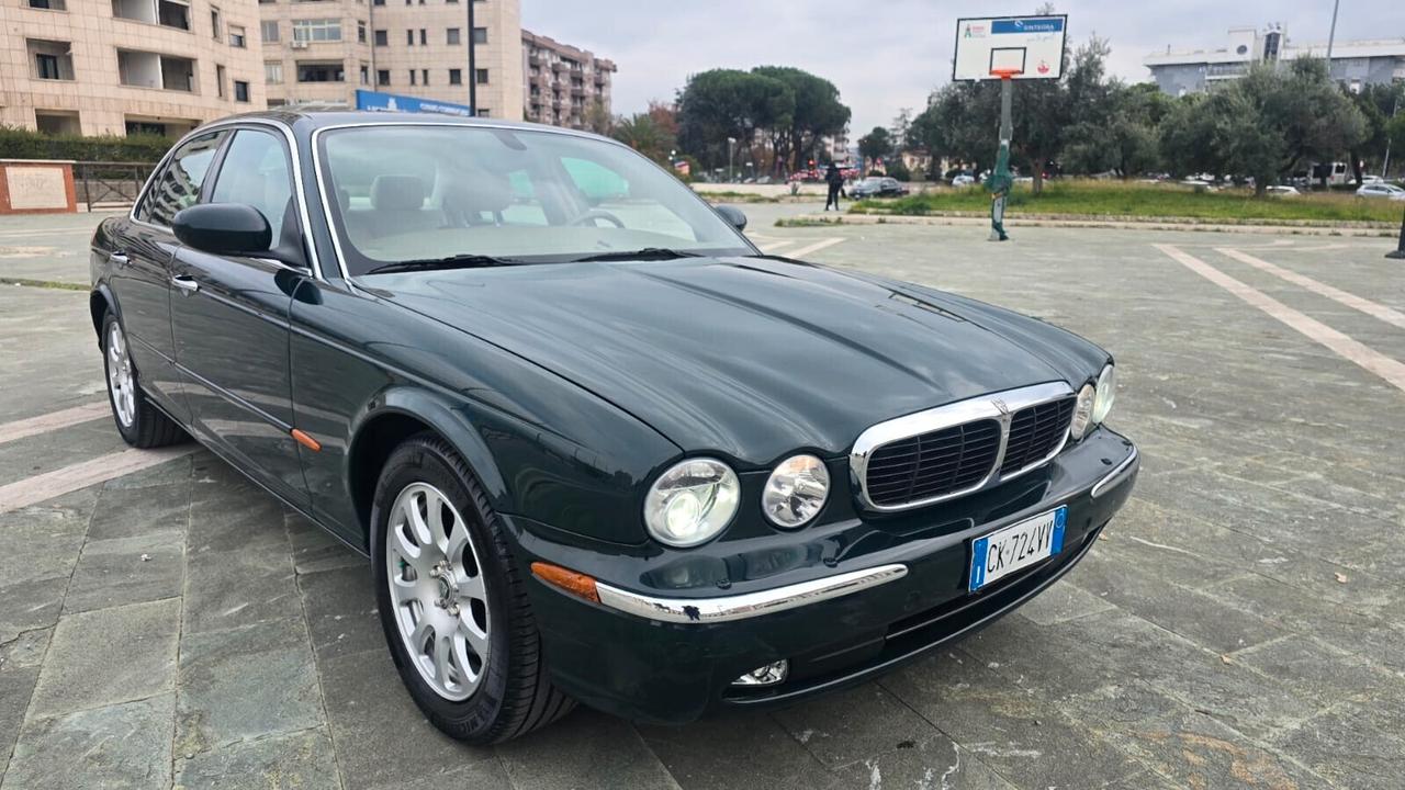 Jaguar XJ6 3.0 V6 cat 235CV A.S.I.