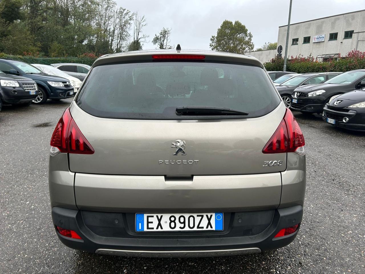 Peugeot 3008 1.6 HDi 115CV Allure*TETTO*CERCHI*4 GOMME INCLUSE