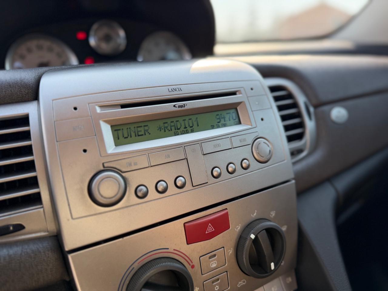 Lancia Ypsilon 1.3 MJT 90 CV Oro Giallo
