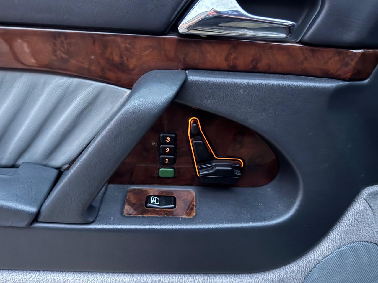 Mercedes-benz S 300 SE cat