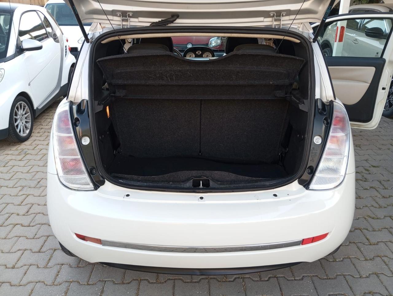 Lancia Ypsilon 1.3 MJT 90 CV Platino