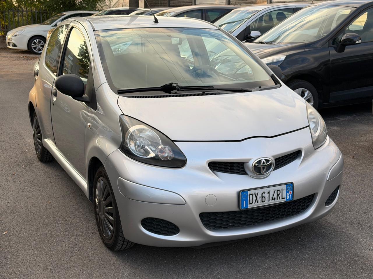 Toyota Aygo 1.0 12V VVT-i 5 porte Sol