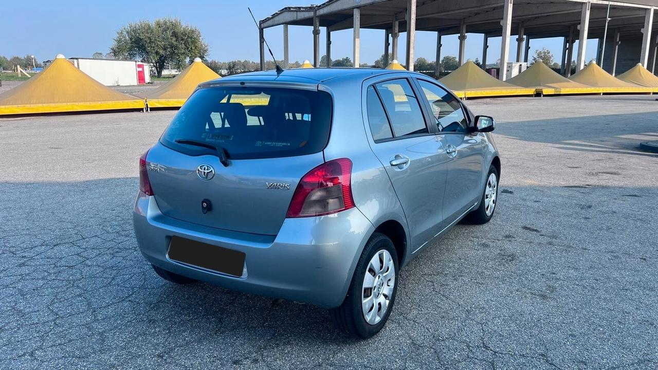 Toyota Yaris 1.0 5 porte Sol