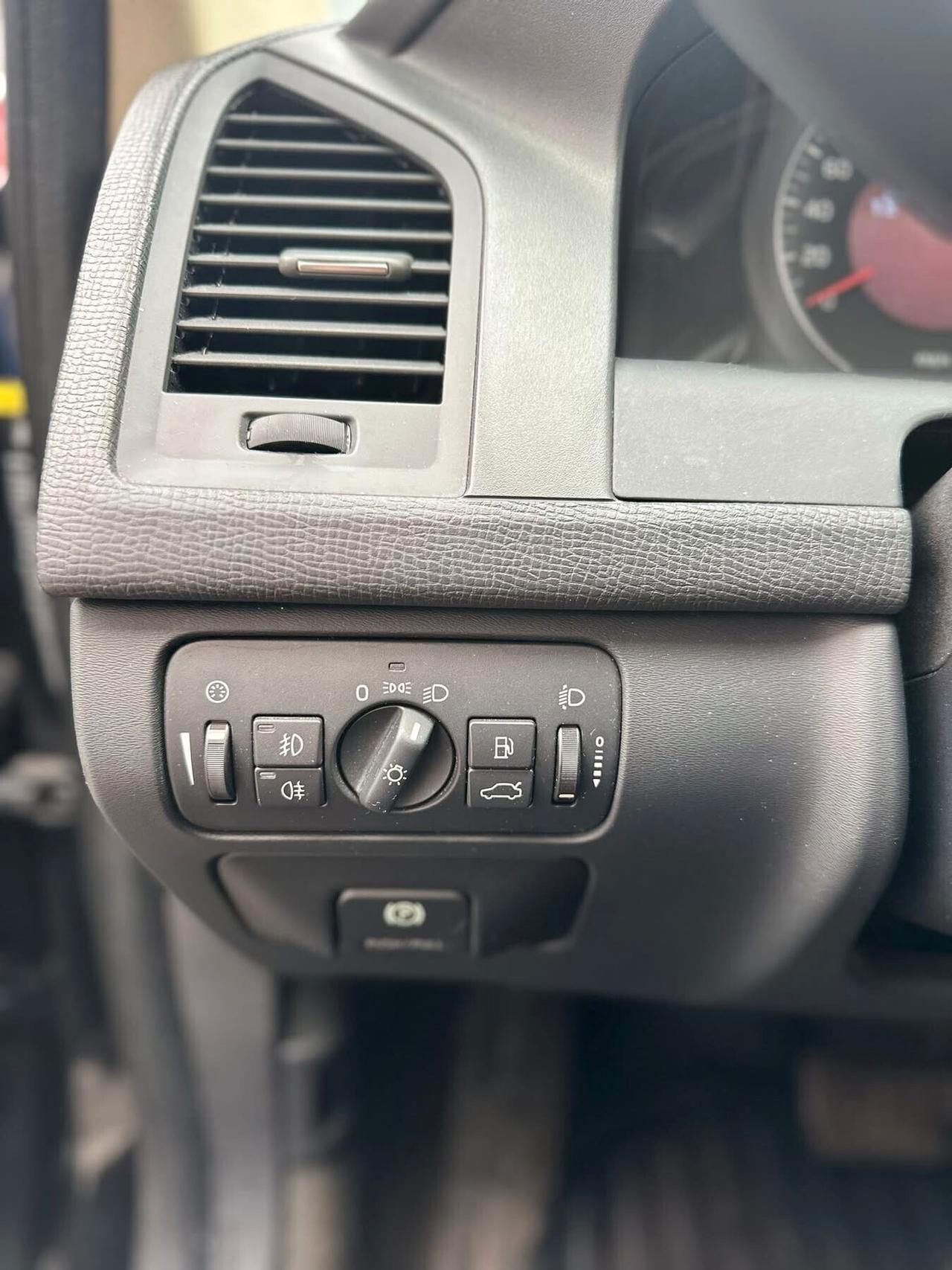 Volvo XC 60 XC60 2.4 D 4X4 (AUTOMATICA)