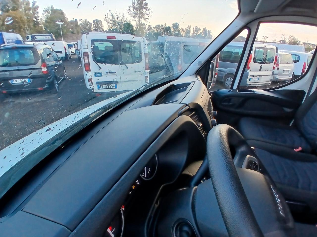 Iveco Daily 35S12V 2.3 HPT PC-TM Furgone