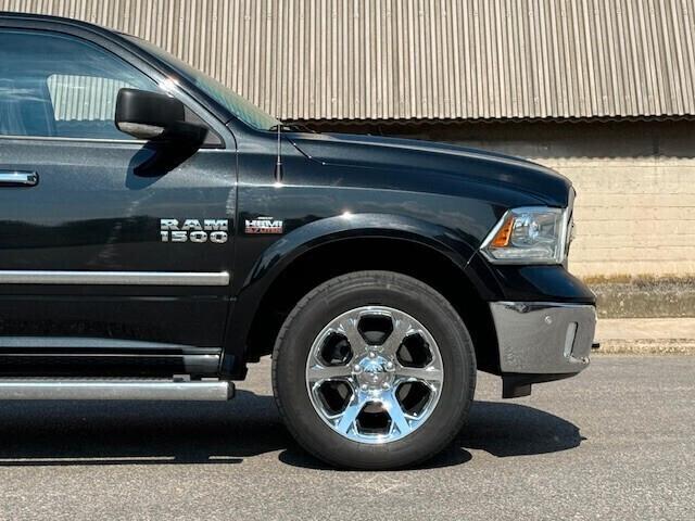 DODGE RAM 1500 LARAMIE 4x4