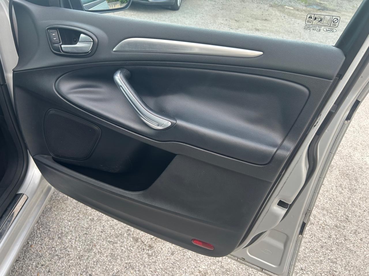 Ford S-Max 2.0 TDCi 140CV Titanium 7 Posti