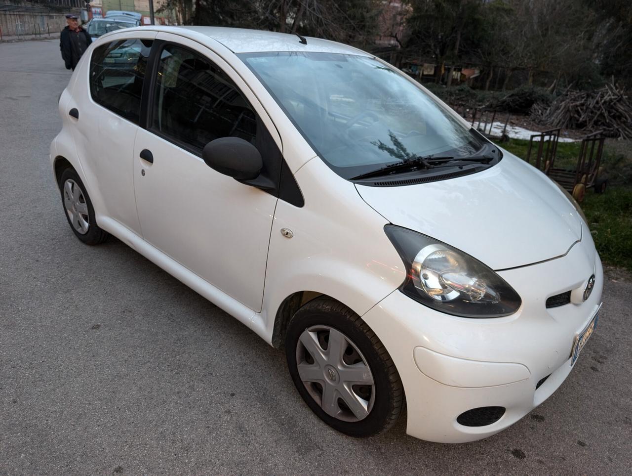 Toyota Aygo 1.0 12V VVT-i 5 porte Now Connect