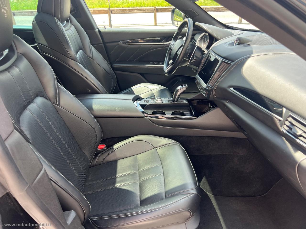 MASERATI Levante V6 Diesel AWD Gransport TETTO 21 CAMERA IVA ESPOSTA