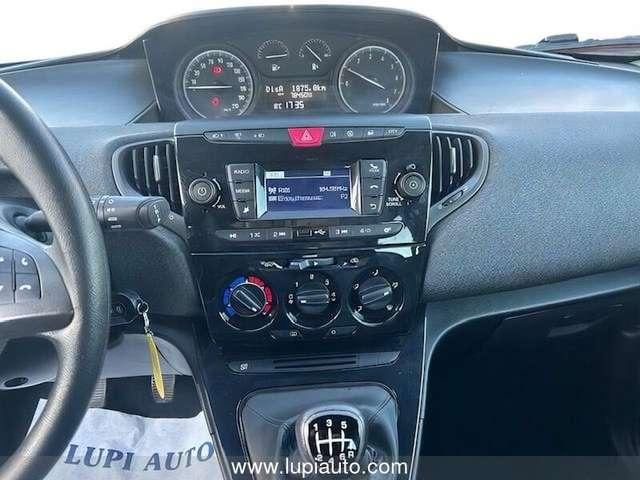 Lancia Ypsilon 1.0 firefly hybrid Silver s&s 70cv