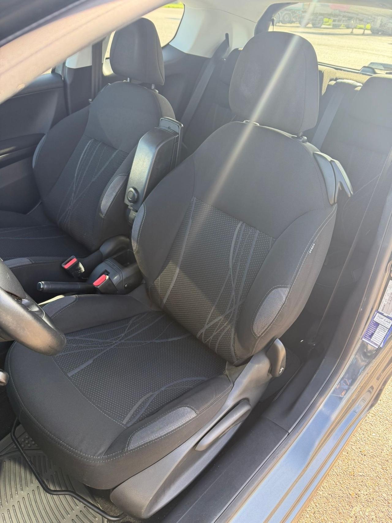 Peugeot 208 1.2 benzina. 12 mesi di garanzia