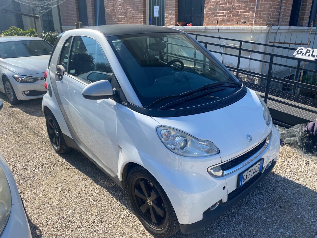 Smart ForTwo 1000 52 kW coupé NEOPATENTATI