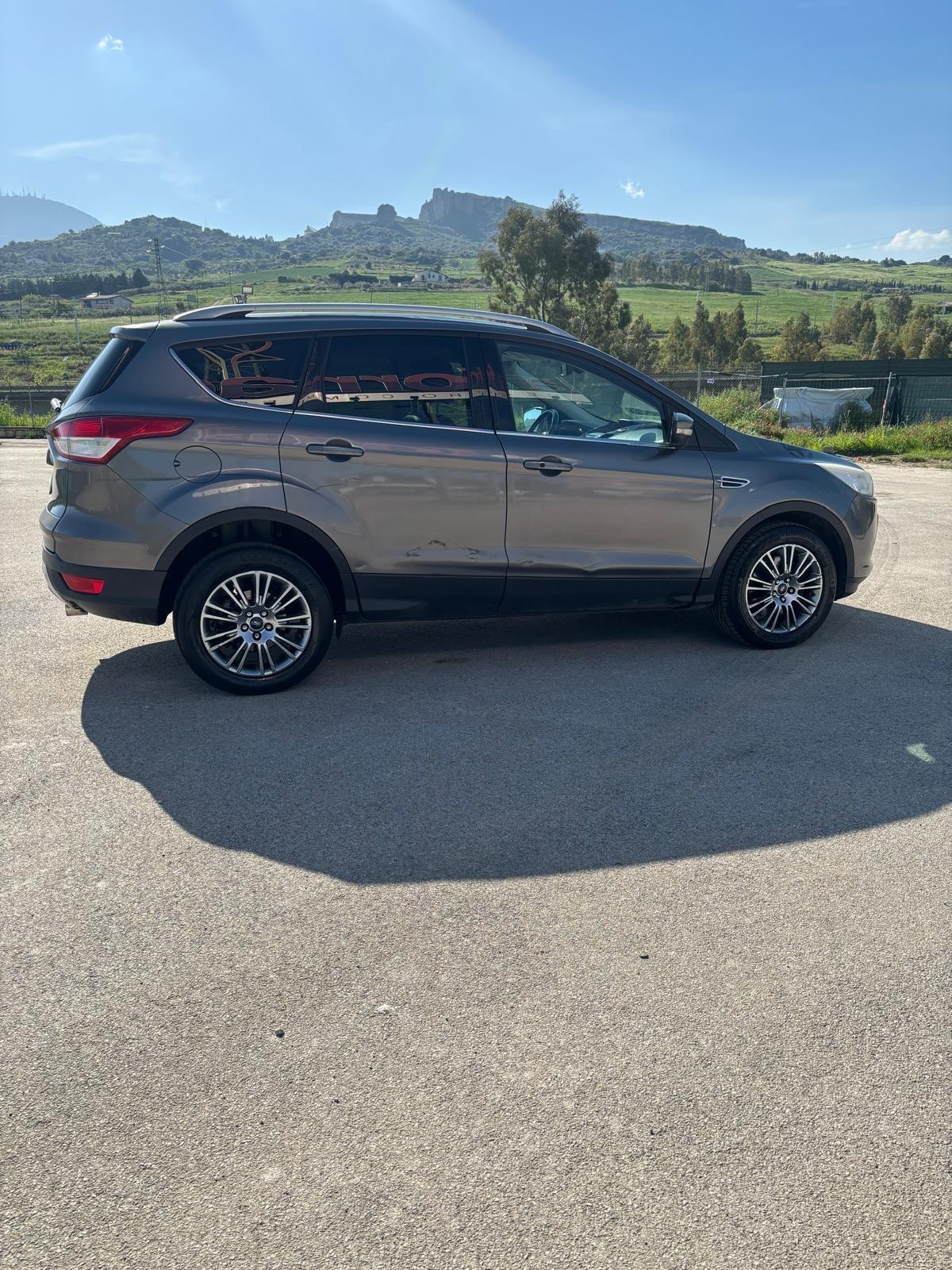 Ford Kuga 2.0 TDCI 140 CV 2WD Titanium