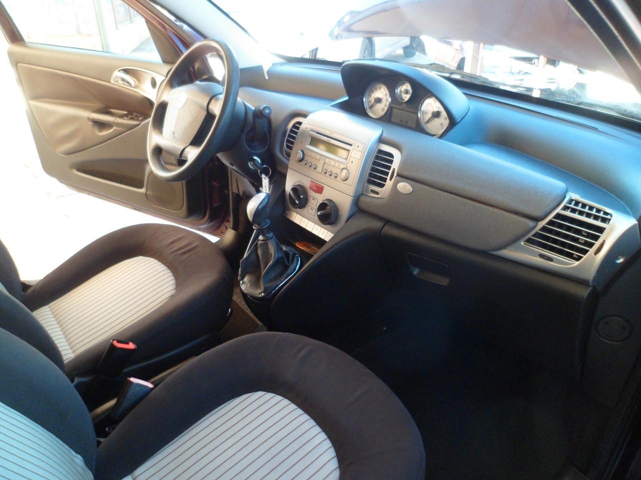 Lancia Ypsilon 1.2b solo km131000 full 08