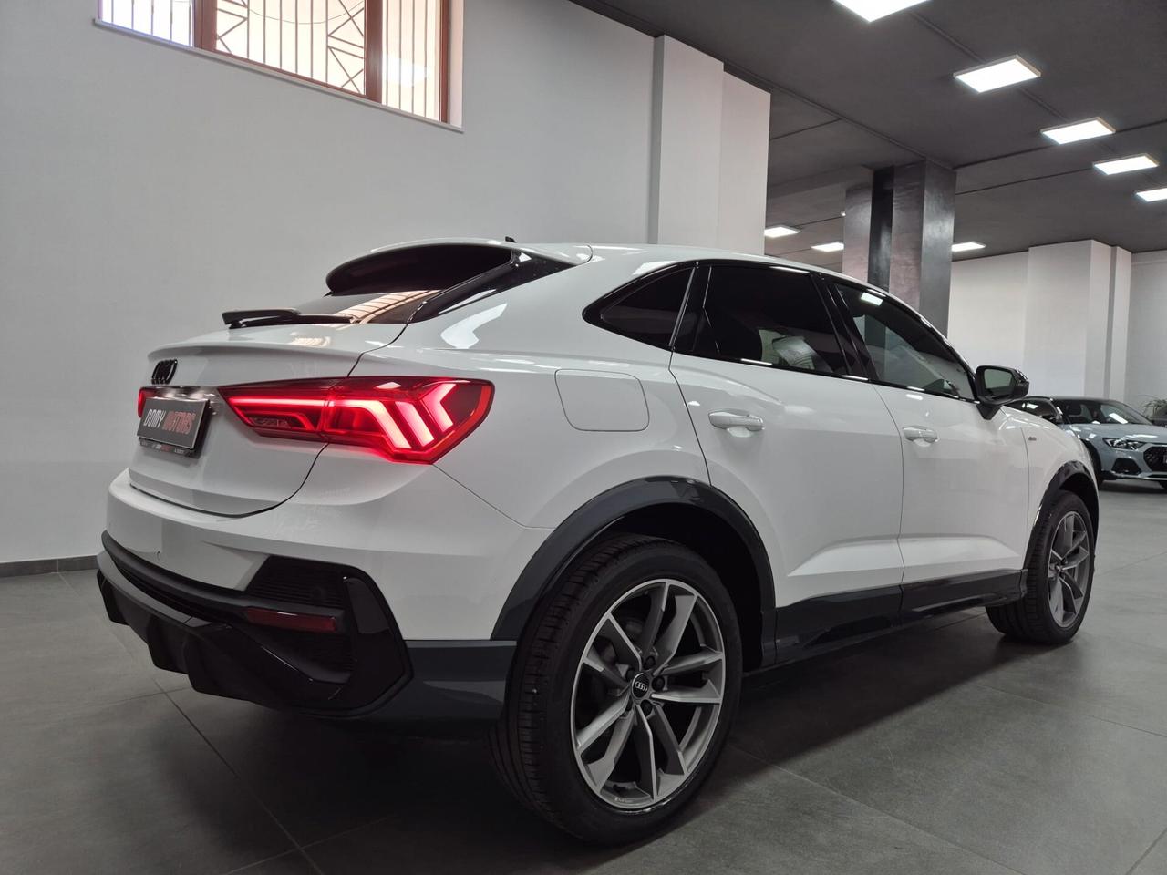 AUDI Q3 SPORTBACK 35 TDI S-TRONIC S-LINE