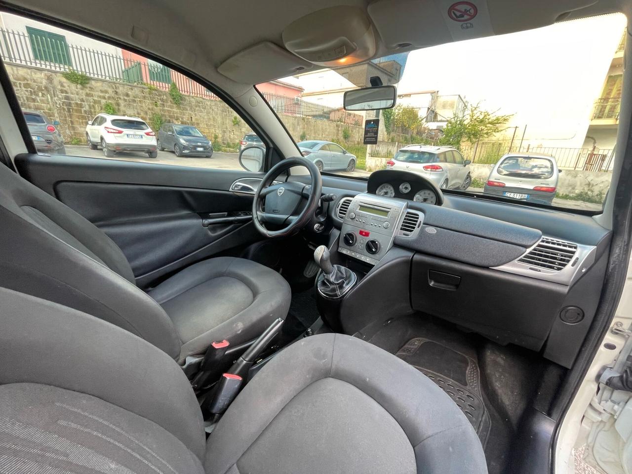 Lancia Ypsilon 1.3 MJT 75 CV Elle