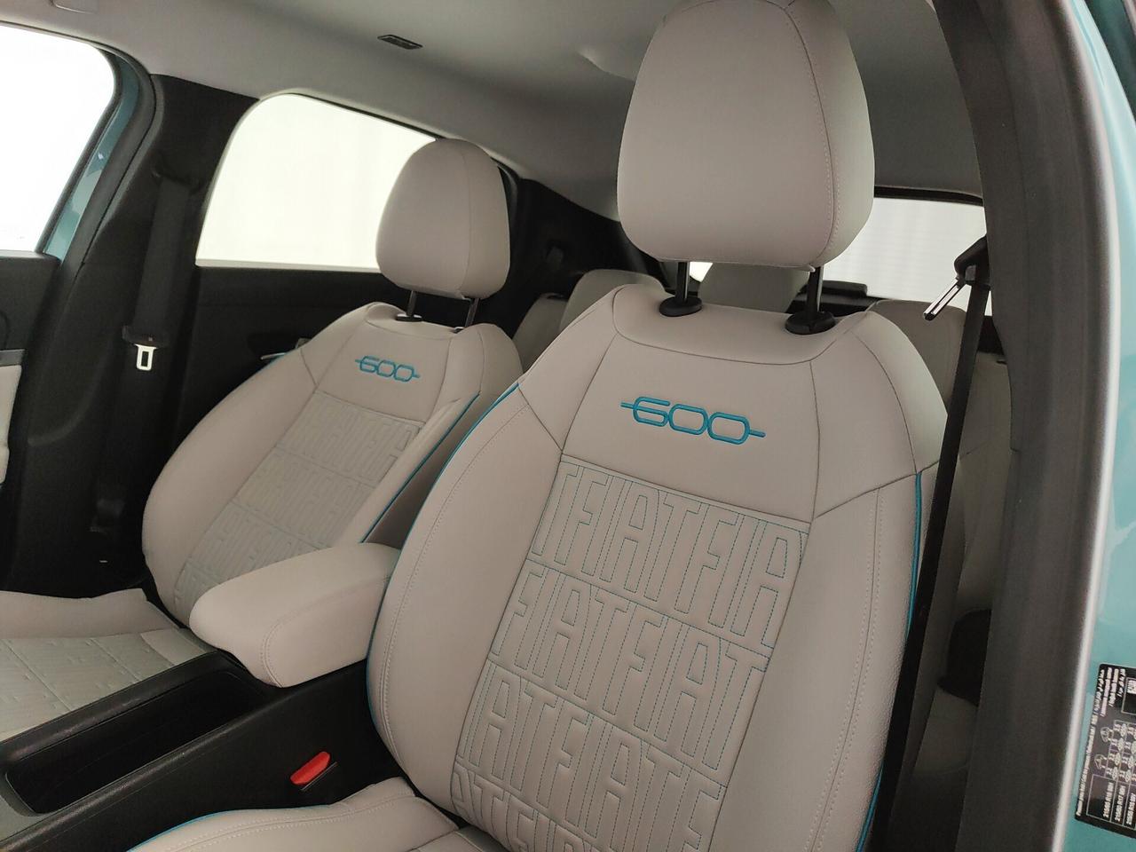 Fiat 600 Hybrid 136 CV DCT MHEV La Prima