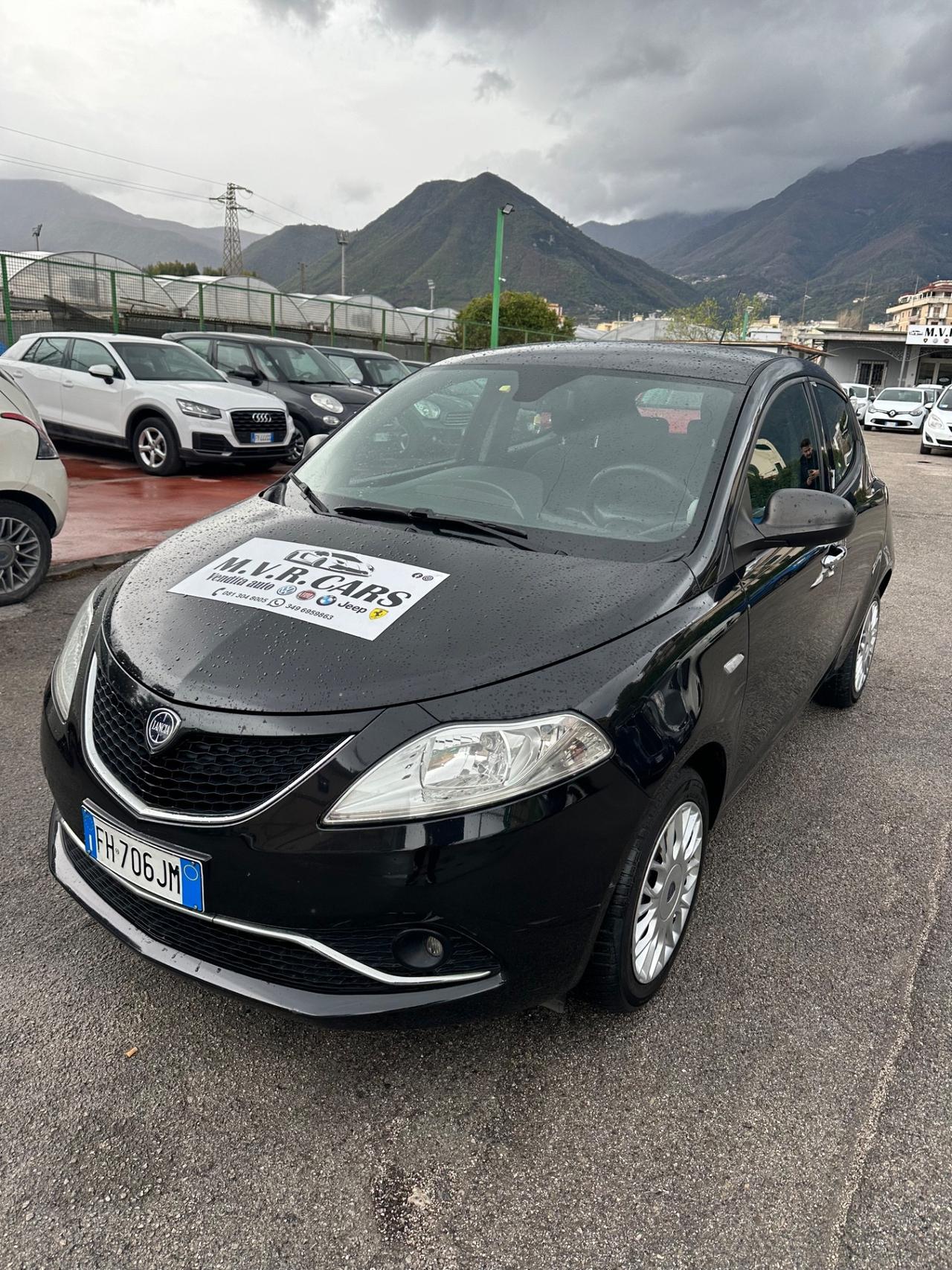 Lancia Ypsilon 1.2 69 CV 5 porte Unyca
