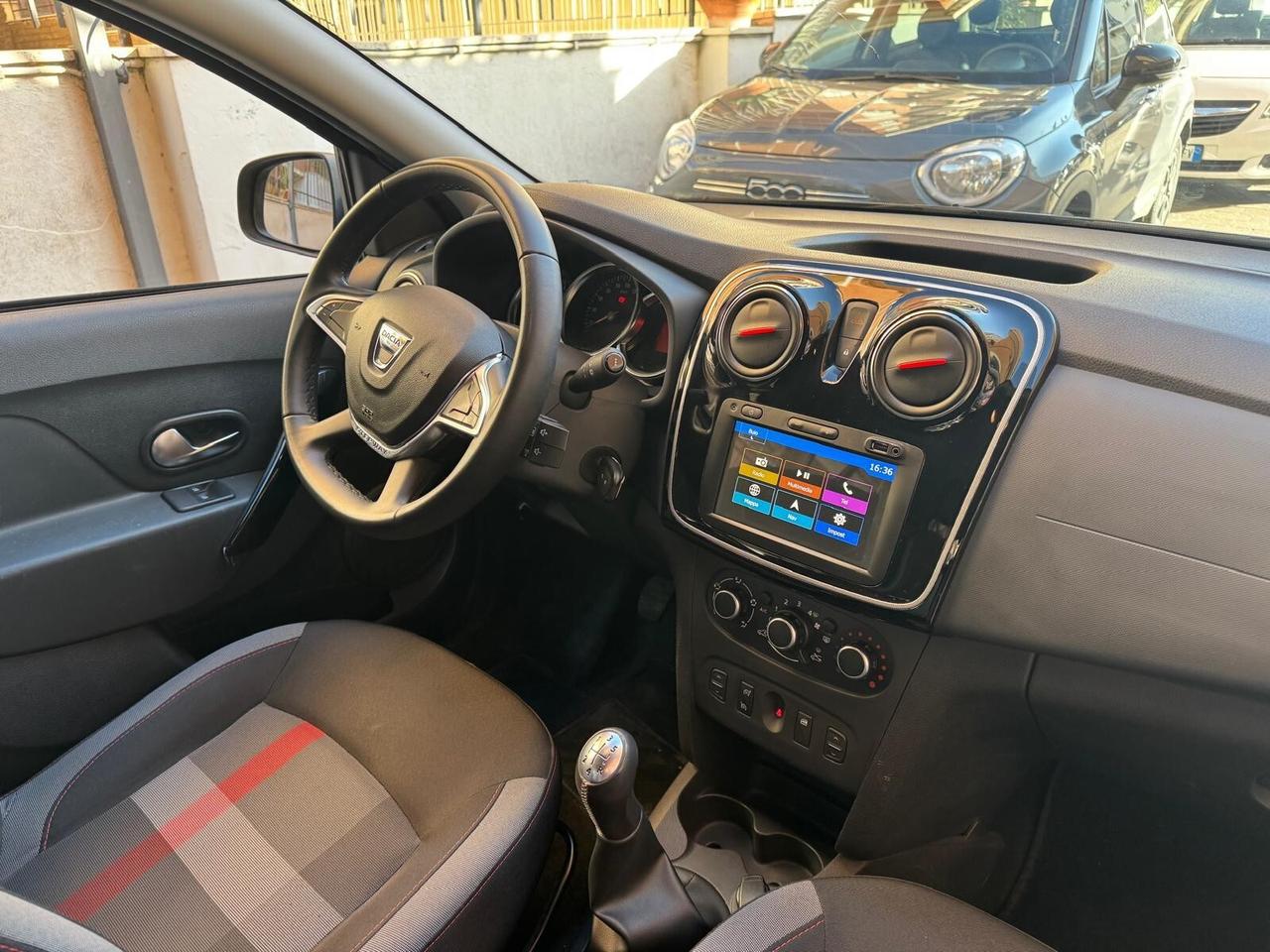 DACIA Sandero Stepway 1.5 Blue dCi 95CV Techroad