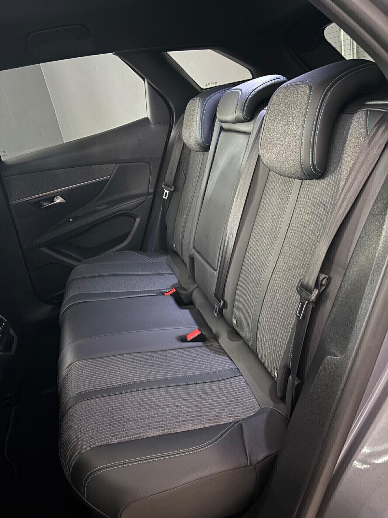 Peugeot 3008 BlueHDi 130cv EAT8 ALLURE