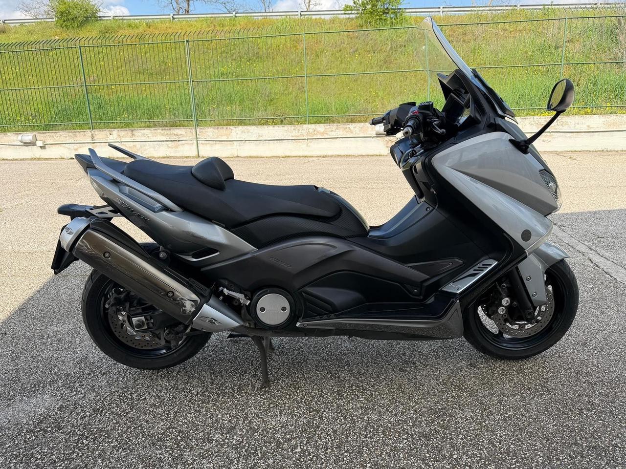 Yamaha TMAX 530