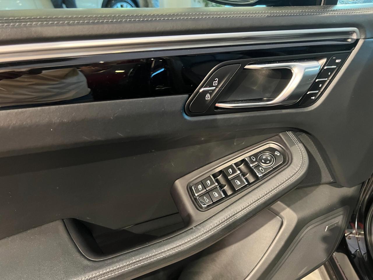 Porsche Macan 2.0 PASM PNEUMATICHE