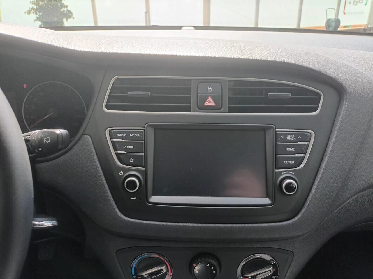 Hyundai i20 GPL 1.2 Connect Line MPI 75 CV